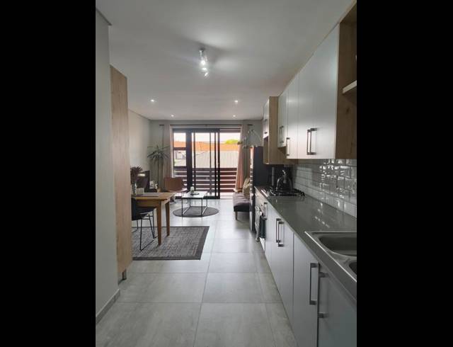 2 BEDROOM PROPERTY TO RENT IN MENLO PARK